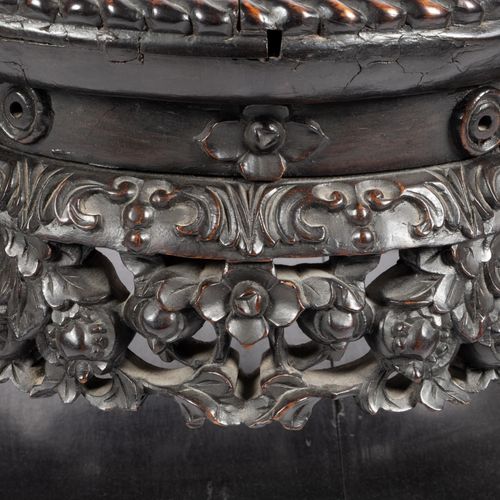 A Chinese carved hardwood and marble side table Chinesischer Beistelltisch aus g&hellip;