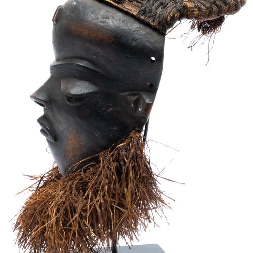 A dance mask of the Central Pende Máscara de danza del Pende Central, Esta magní&hellip;