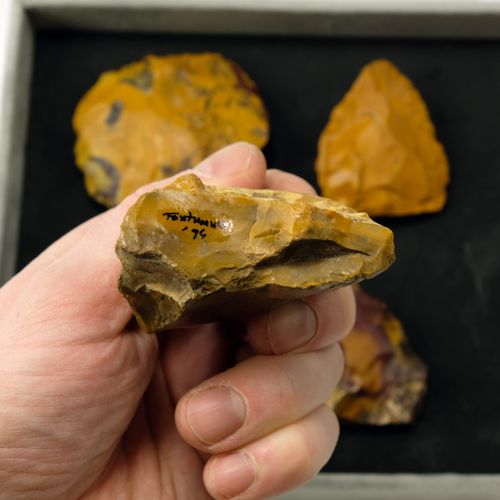 Null Five Prehistoric jasper hand axes, flint tools, Middle Paleolithicum 40.000&hellip;
