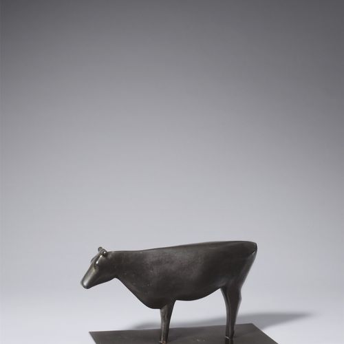 Ewald Mataré Ewald Mataré, „Stehende Kuh, Windkuh“, 1923, Bronze mit schwarzer P&hellip;
