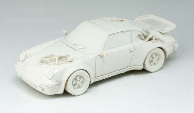 Daniel Arsham_Eroded Porsche 911 Turbo 蓝晶石水晶，2020年，在原包装盒上编号为300/500，装在原包装盒里（有轻微的&hellip;