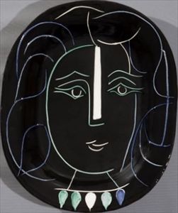 Pablo Picasso_Woman's face (Visage de femme) faïence blanche, partiellement grav&hellip;