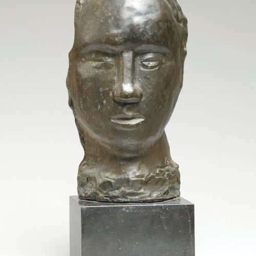 Constant Permeke, 1886 - 1952 Tête d'homme

Sculpture

Bronze

Patine brune

Sur&hellip;