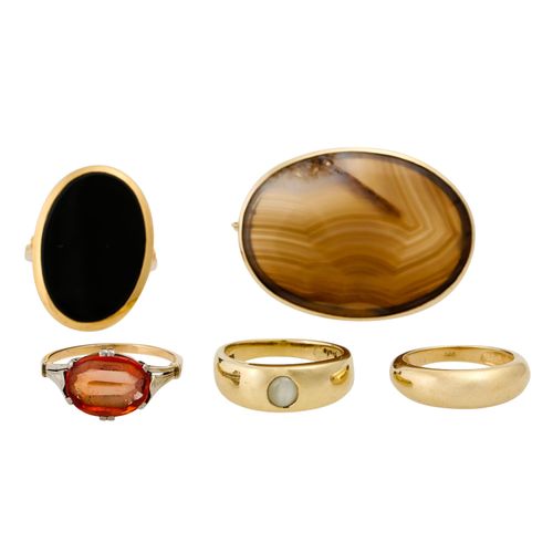 Schmuckkonvolut 5-teilig, 5件经销商拍品，14K黄金，33克（不含宝石的净重约22克），包括4个52-61号戒指和1个胸针，如玛瑙和黑&hellip;