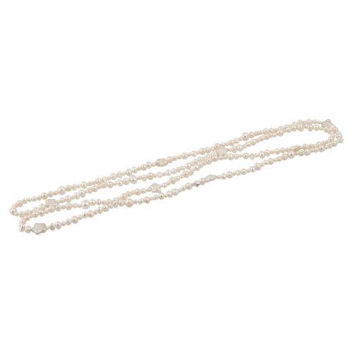 Konvolut aus 6 Zuchtperlketten Bundle of 6 necklaces made of cultured pearls in &hellip;