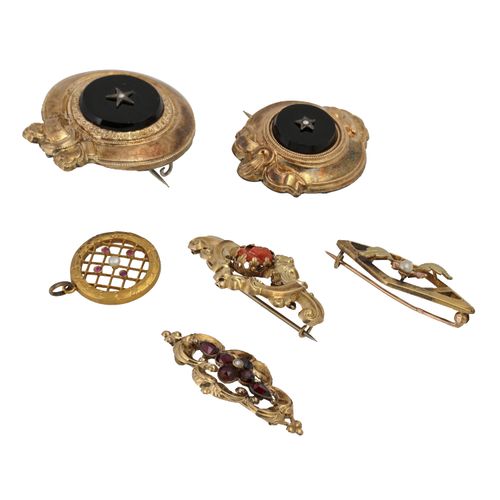 Schmuckkonvolut 6-teilig, 6件经销商拍品，14K黄金/银/金属（不含宝石等净重约9.5克），包括5个胸针和1个吊坠，部分如玛瑙、珍珠和&hellip;