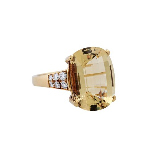 Ring mit schönem Goldberyll flankiert von 12 Brillanten Anello con berillo d'oro&hellip;