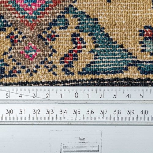 Orientteppich. PERSIEN, um 1930/40, 280x146 cm. Alfombra oriental. Persia, hacia&hellip;