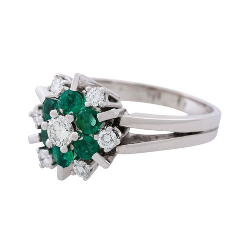 Ring mit Smaragden von 0,3 ct und Brillanten zus. Ca. 0,35 ct, Bague avec émerau&hellip;