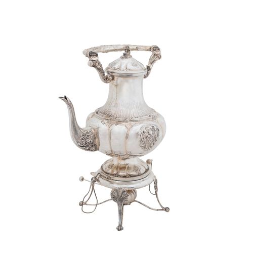 Kaffee-/Teekern, 5tlg., 20. Jh. 咖啡/茶具，5件，20世纪，包括一个带凹槽的壶，高约38厘米，两个带铰链盖的壶，高约24/28厘&hellip;