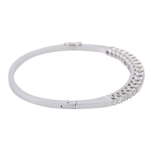 Armreif mit 18 Brillanten im Größenverlauf von zus. Ca. 2,2 ct, Bangle with 18 g&hellip;