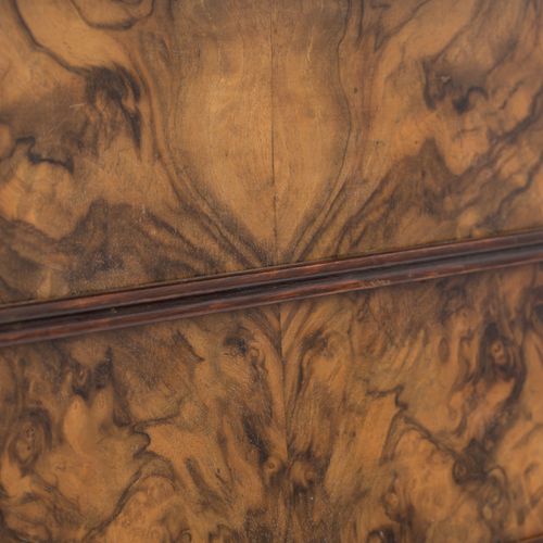 LOUIS PHILIPPE-KONSOLE CONSOLE LOUIS PHILIPPE

Milieu du XIXe siècle, noyer sur &hellip;