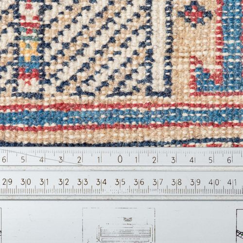 3 geometrisch gemusterte Orientteppiche aus den 1970er Jahren: 2 tapis d'Orient &hellip;