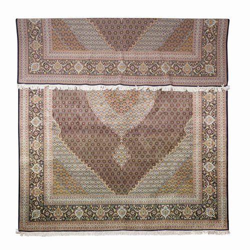 Orientteppich. TÄBRIZ/PERSIEN, 20. Jh., 400x303 cm. Oriental carpet. TABRIZ/PERS&hellip;