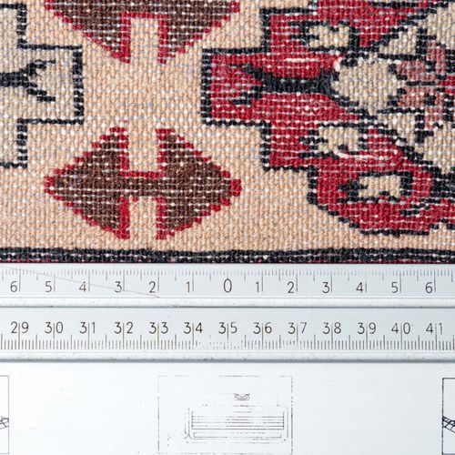 3 geometrisch gemusterte Orientteppiche aus den 1970er Jahren: 2 tapis d'Orient &hellip;