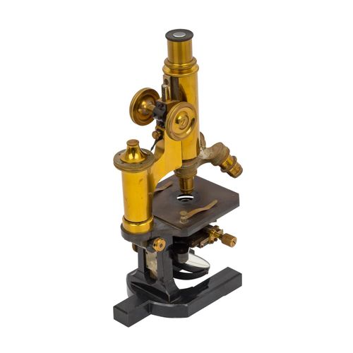 MIKROSKOP CARL ZEISS JENA (23475), 卡尔蔡司耶拿显微镜(23475)，大约在1895年，黄铜材质的显微镜，经皂化/发黑处理，有&hellip;