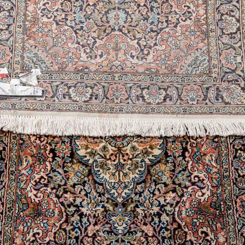 3 Orientteppiche aus Seide. KASHMIR und GHOM: 3 oriental silken carpets, Kashmir&hellip;