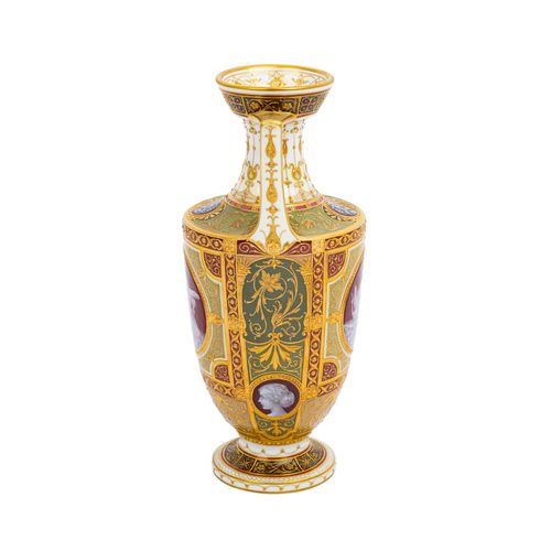 KPM BERLIN prächtige Amphorenvase, 20. Jh. KPM BERLIN splendid amphora vase, 20t&hellip;