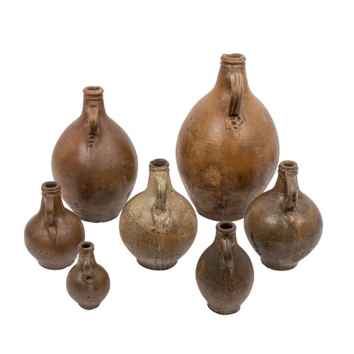 SAMMLUNG VON 7 BARTMANN-UND HENKELKRÜGEN 7个Bartmann和手柄壶的收藏品

18/19世纪，棕色盐釉的石器，高：1&hellip;