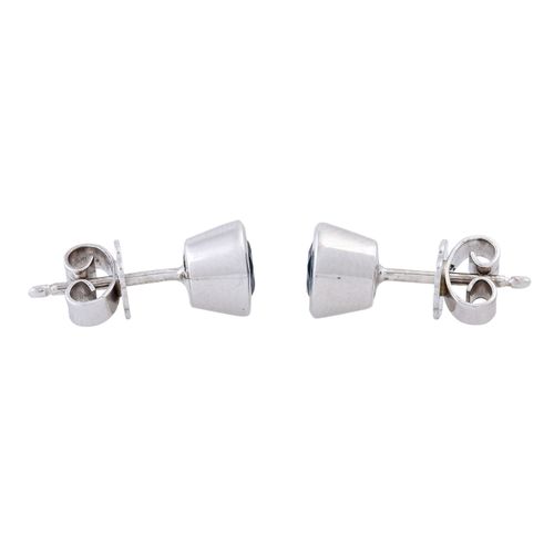 Ohrringe mit rund facettierten Aquamarinen Earrings with round faceted aquamarin&hellip;
