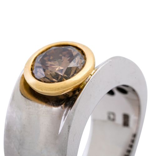 Ring mit großem Brillant ca. 2,23 ct, Anello con grande diamante taglio brillant&hellip;