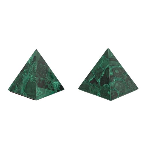 Paar Malachit-Pyramiden. 一对孔雀石金字塔，高9厘米。