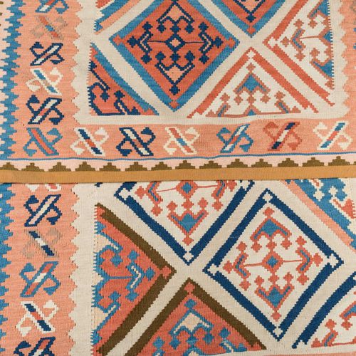 3 Kelims: 3 kilims.Alfombras planas tejidas en tapiz con motivos geométricos mul&hellip;