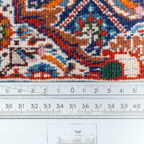 Orientteppich. MOUD MAHI/PERSIEN, 20. Jh., 326x288 cm. Tapis oriental. Moud Mahi&hellip;