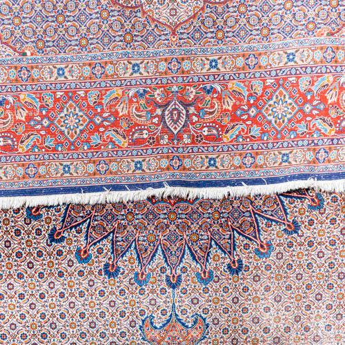 Orientteppich. MOUD MAHI/PERSIEN, 20. Jh., 326x288 cm. Tapis oriental. Moud Mahi&hellip;