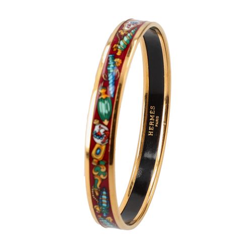HERMÈS Armreif. HERMÈS bracelet. Narrow bangle made of enamel in bordeaux color &hellip;