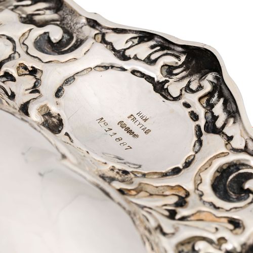 BRUCKMANN Schale, 800 Silber, vor 1900. BRUCKMANN碗，800银，1900年以前。圆形，弯曲的碗，边缘有豪华的罗盖&hellip;