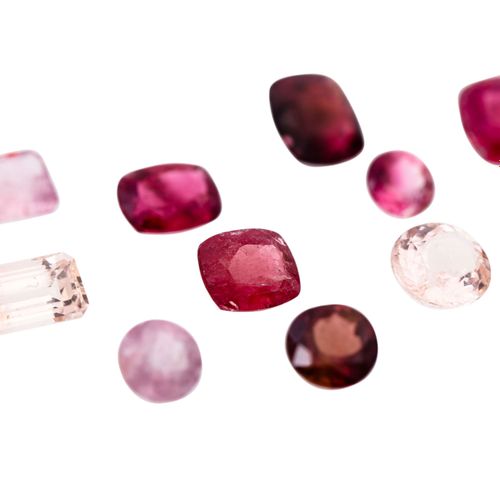 Konvolut 13 Turmaline, Lot de 13 tourmalines, rouge, rose, rose, totalisant 24 c&hellip;