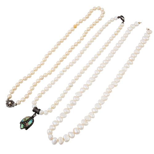 Reichhaltiges Konvolut 15 Perlenketten, Lush bundle of 15 pearl necklaces, fresh&hellip;