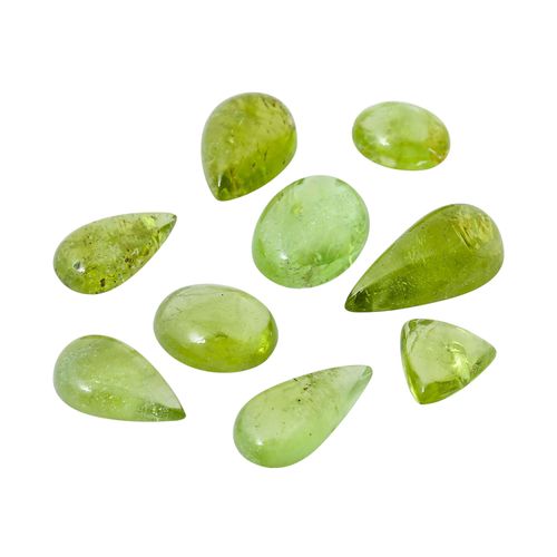 Konvolut Peridots von 59,16 ct 一捆共计59.16克拉的橄榄石，凸圆形，未受影响。所有的宝石都没有经过详细的宝石学测试!