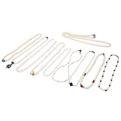 Reichhaltiges Konvolut 15 Perlenketten, Lush bundle of 15 pearl necklaces, fresh&hellip;