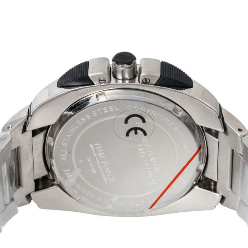 KONVOLUT 7x Armbanduhr und 1x Uhrenaufbewahrungsbox. BUNDLE of 7x wrist watch an&hellip;