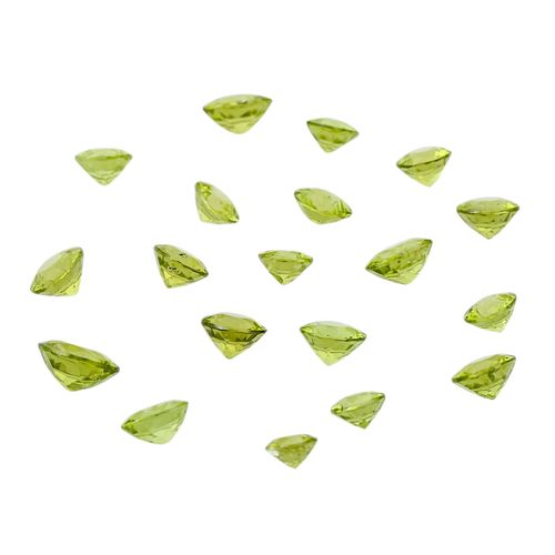 Konvolut 19 Peridots, Bundle of 19 peridots, oval and round faceted, totalling 2&hellip;
