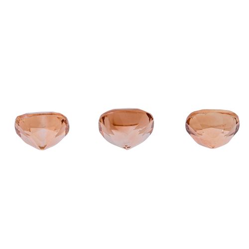 Konvolut 3 Topase von 15,65 ct Lot de 3 topazes totalisant 15.65 ct, bon état. T&hellip;