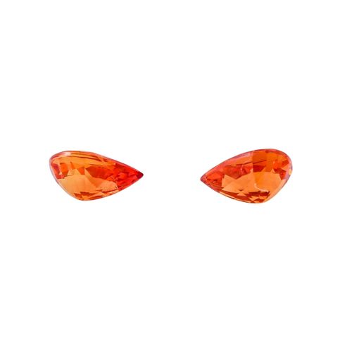 2 lose orangefarbene Saphire zus. 1,18 ct, 2颗松散的橙色彩色蓝宝石，共计1.18克拉，梨形切割，状况非常好，包括宝石&hellip;