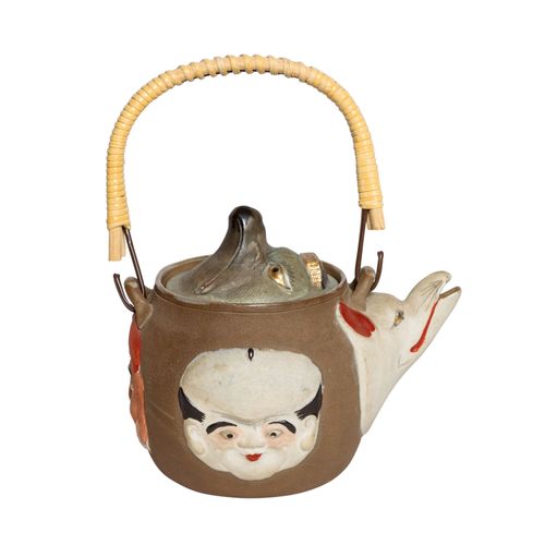 Exzellente Teekanne mit Porzellangesichtern. JAPAN, Meiji-Zeit (1868-1912). Una &hellip;