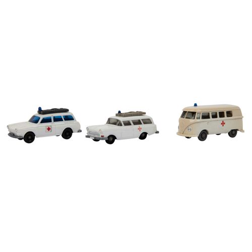 WIKING drei Rotkreuz-Fahrzeuge, 1965-73, WIKING three red cross vehicles, 1965-7&hellip;