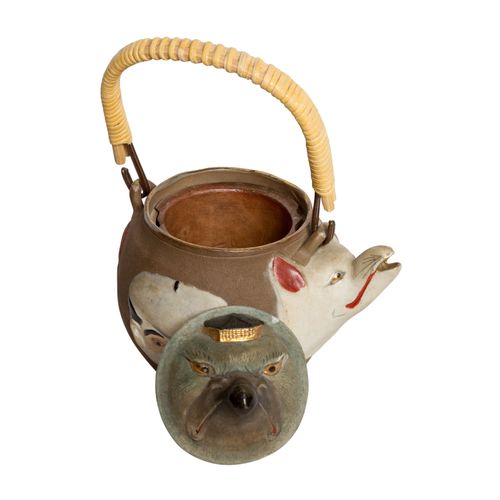 Exzellente Teekanne mit Porzellangesichtern. JAPAN, Meiji-Zeit (1868-1912). 一个罕见&hellip;