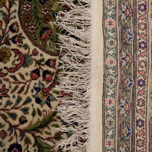 Orientteppich. PERSIEN, um 1920, 420x310 cm. Tapis oriental. PERSIE, vers 1920, &hellip;