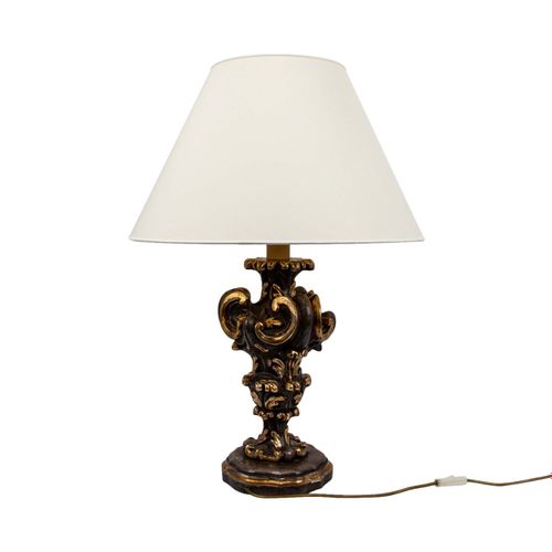 Tischleuchte. Table lamp. Lamp base in rococo style richly carved with rocailles&hellip;