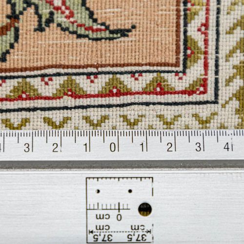 Orientteppich aus Seide. GHOM/PERSIEN, 20. Jh., 160x107 cm. Tapis oriental en so&hellip;