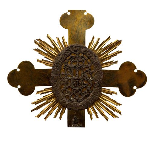 PROZESSIONSKREUZ, 19. Jh., 祭祀十字架，19世纪，铜制木质底座，高：57厘米。(不含柱子)。有老化和使用的痕迹，损坏，特别是在底部。