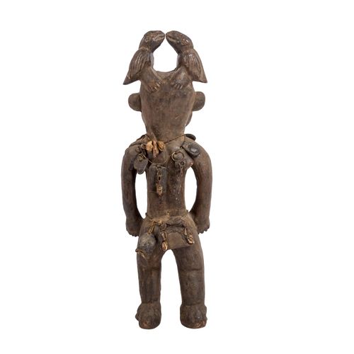 Skulptur einer magischen männlichen Figur. KAMERUN/AFRIKA, um 1900 oder älter. 神&hellip;