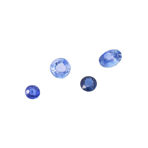 Null Bundle of 4 sapphires totalling ca. 4.15 ct, round 4.5 - 6.5 mm, oval 7.5 x&hellip;