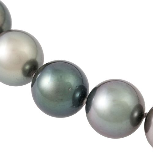 Null Tahitian pearl necklace, 37 fine cultured pearls ca. 11-12 mm in slightly d&hellip;