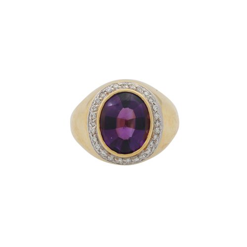 Null Ring mit Amethyst im Bufftop-Schliff und Brillanten zus. Ca. 0,3 ct, GG/WG &hellip;